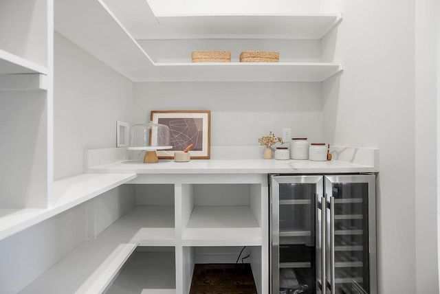 2803 W 73rd Terrace, Prairie Village, KS 66208