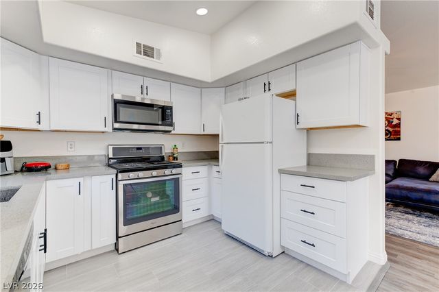 520 Arrowhead Trail 322, Henderson, NV 89015
