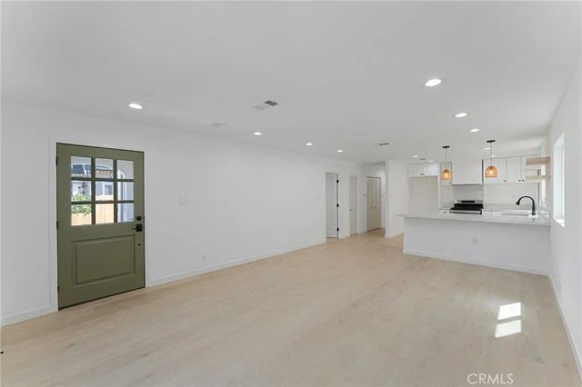 2740 S Sycamore, Los Angeles, CA 90016