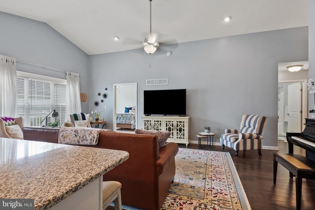 185 WINDING CARRIAGE LN, Dover, DE 19904