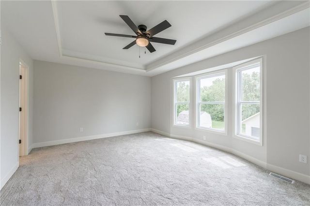 992 Sicklebar Drive, Peculiar, MO 64078