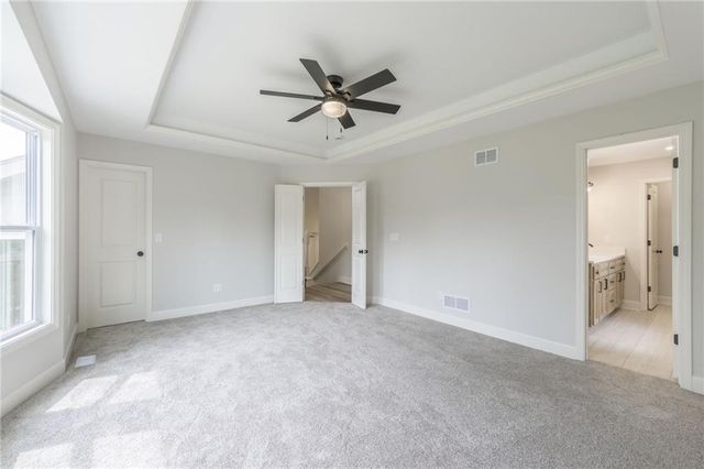 992 Sicklebar Drive, Peculiar, MO 64078