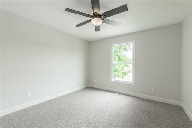 992 Sicklebar Drive, Peculiar, MO 64078