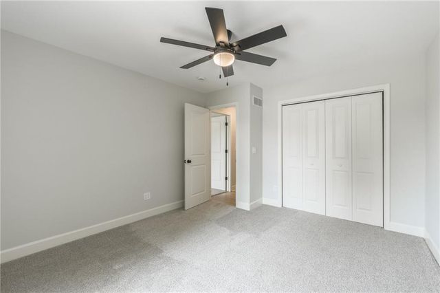 992 Sicklebar Drive, Peculiar, MO 64078