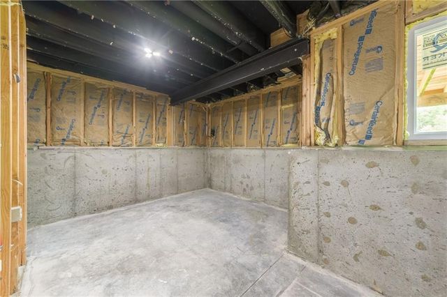 992 Sicklebar Drive, Peculiar, MO 64078