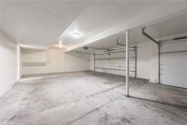 992 Sicklebar Drive, Peculiar, MO 64078