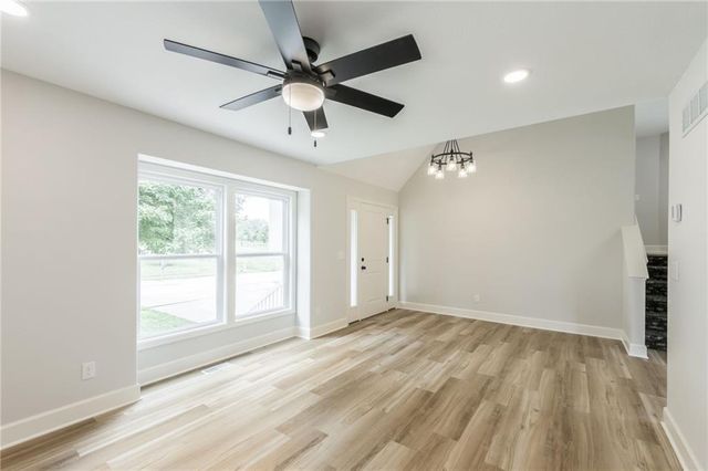 992 Sicklebar Drive, Peculiar, MO 64078