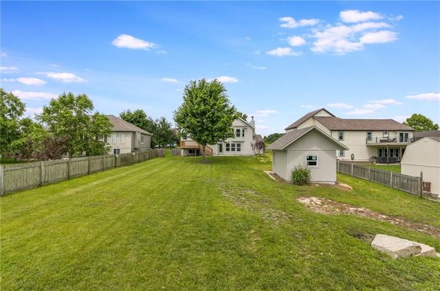 992 Sicklebar Drive, Peculiar, MO 64078