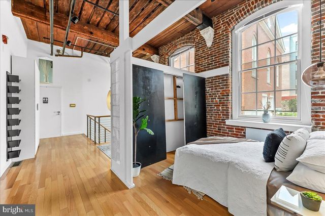 320 RACE ST #1, Philadelphia, PA 19106