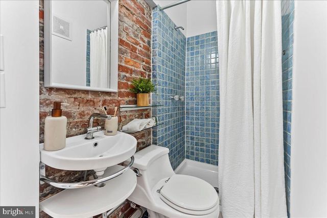 320 RACE ST #1, Philadelphia, PA 19106