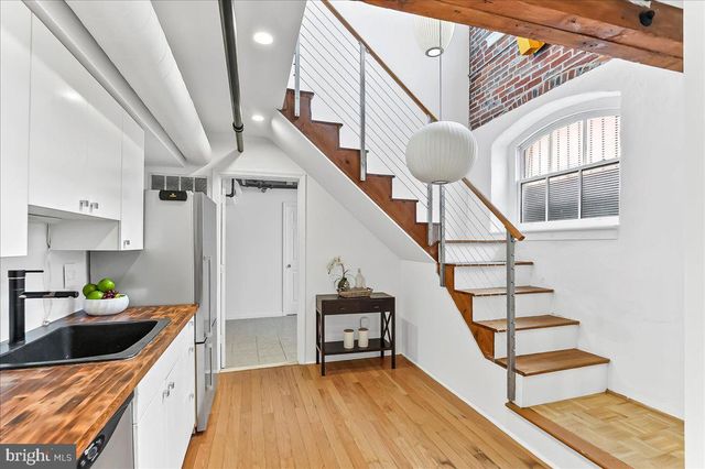 320 RACE ST #1, Philadelphia, PA 19106