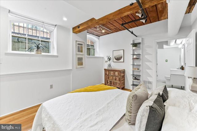 320 RACE ST #1, Philadelphia, PA 19106