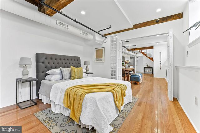 320 RACE ST #1, Philadelphia, PA 19106