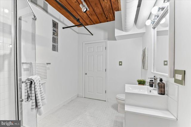 320 RACE ST #1, Philadelphia, PA 19106