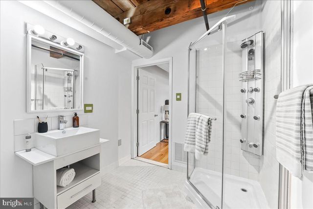 320 RACE ST #1, Philadelphia, PA 19106