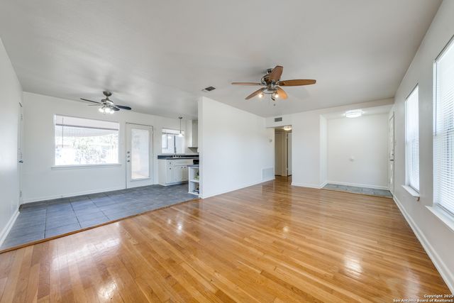 415 robinhood, San Antonio, TX 78209