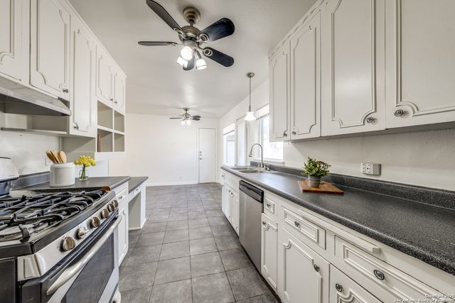 415 robinhood, San Antonio, TX 78209