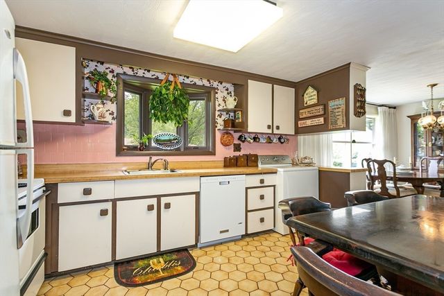 23 Russell Circle, Natick, MA 01760