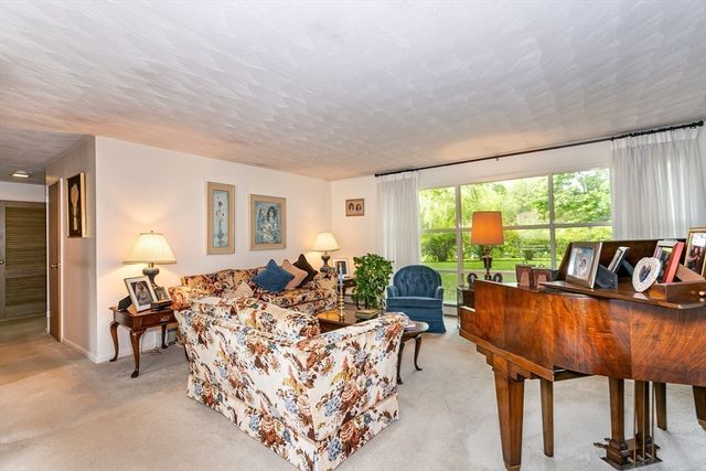 23 Russell Circle, Natick, MA 01760