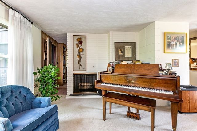 23 Russell Circle, Natick, MA 01760
