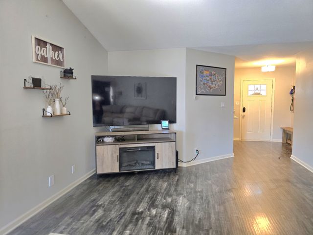 101 Bob White Trl, Oak Grove, KY 42262