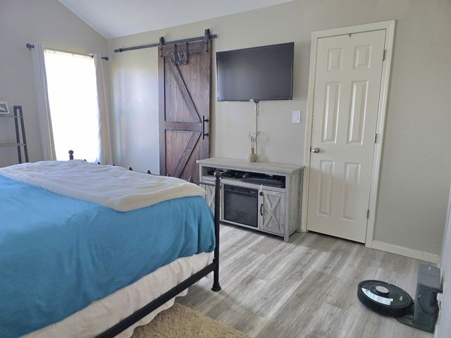 101 Bob White Trl, Oak Grove, KY 42262