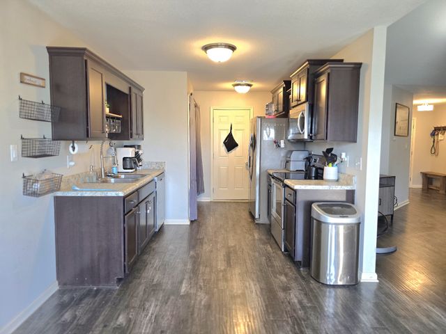 101 Bob White Trl, Oak Grove, KY 42262