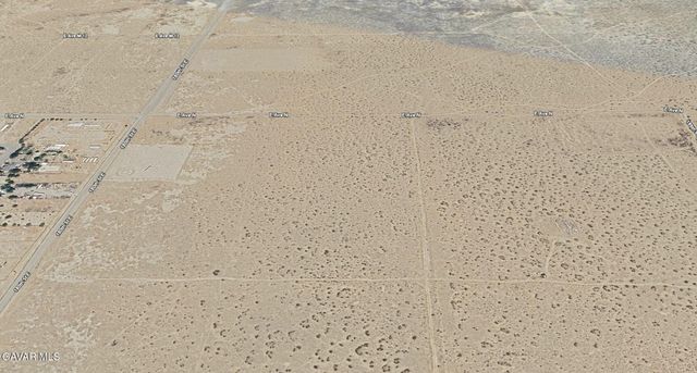 182nd St E, Palmdale, CA 93591