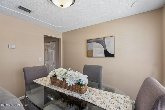 8364 POINTER Drive N, Jacksonville, FL 32221