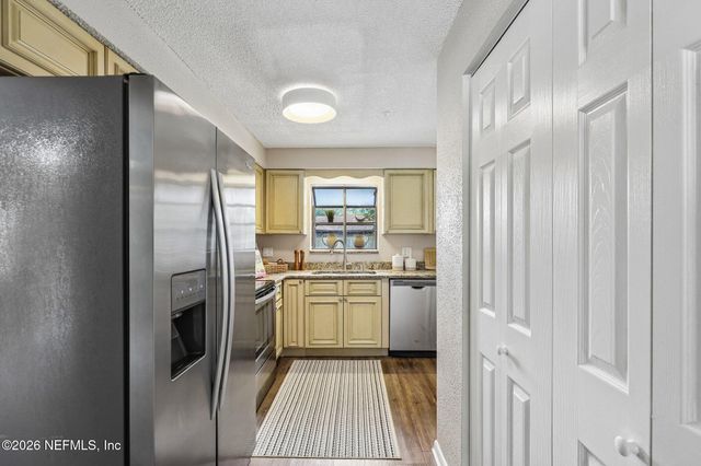 8364 POINTER Drive N, Jacksonville, FL 32221