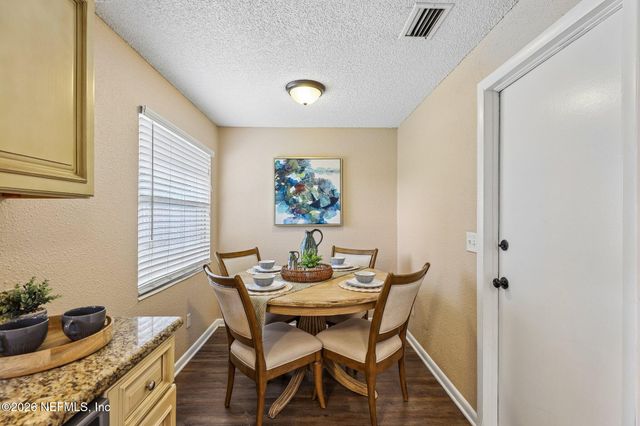8364 POINTER Drive N, Jacksonville, FL 32221