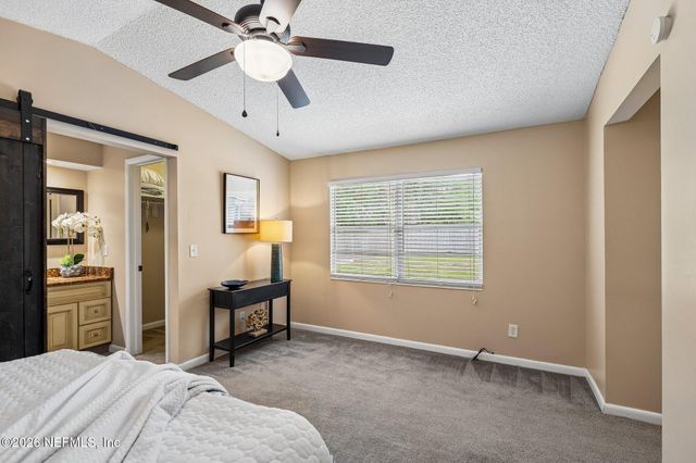 8364 POINTER Drive N, Jacksonville, FL 32221