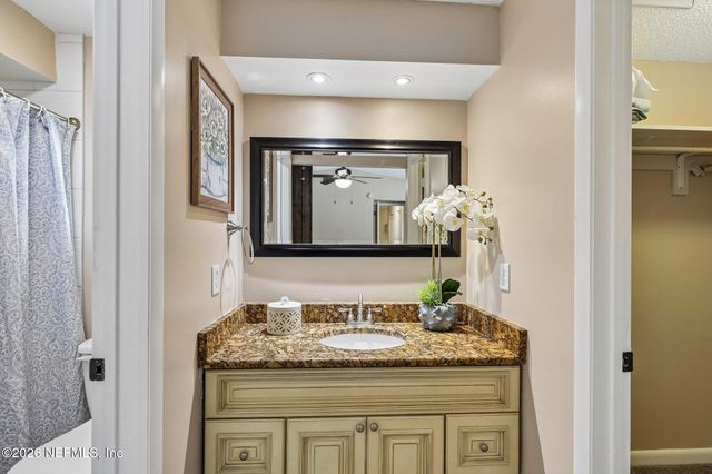 8364 POINTER Drive N, Jacksonville, FL 32221