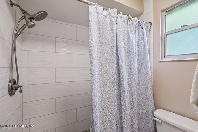 8364 POINTER Drive N, Jacksonville, FL 32221