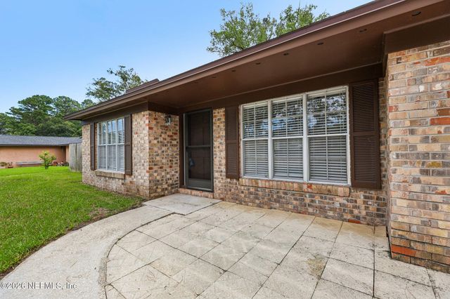 8364 POINTER Drive N, Jacksonville, FL 32221