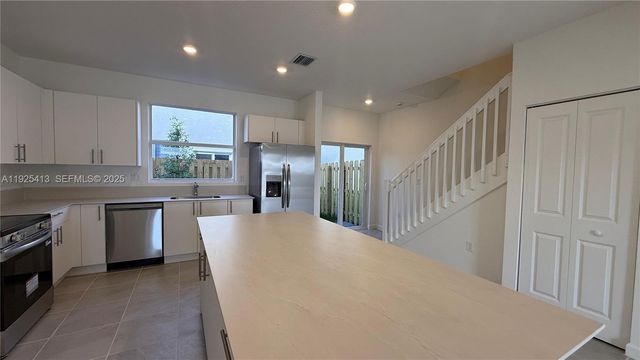 1096 SE 2nd Ter 1096, Florida City, FL 33034