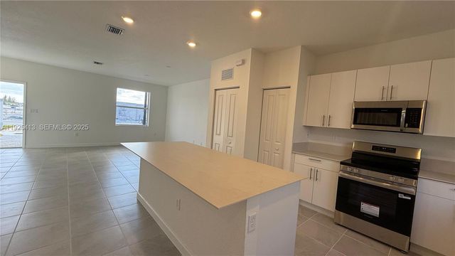 1096 SE 2nd Ter 1096, Florida City, FL 33034