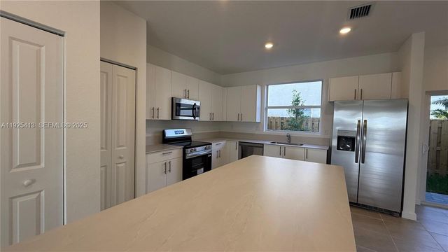 1096 SE 2nd Ter 1096, Florida City, FL 33034