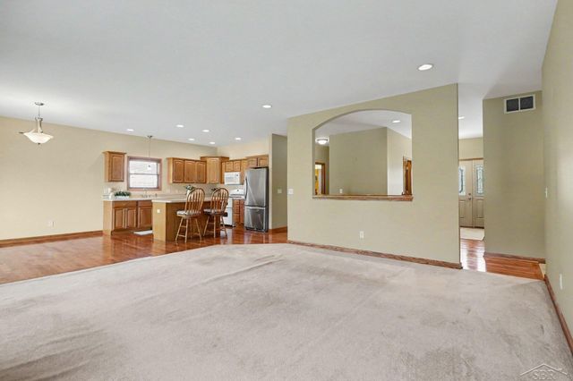 3647 Coachmans Ridge Drive, Saginaw, MI 48603