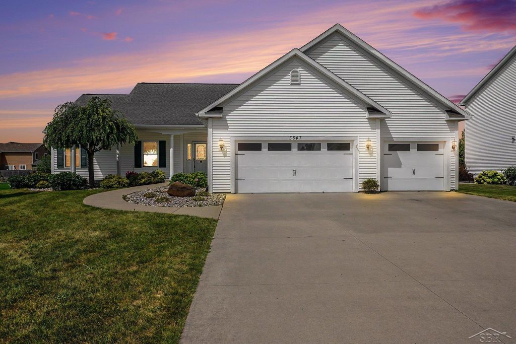3647 Coachmans Ridge Drive, Saginaw, MI 48603