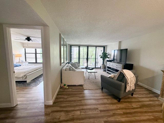 11 Royal Palm Way Ph 303, Boca Raton, FL 33432