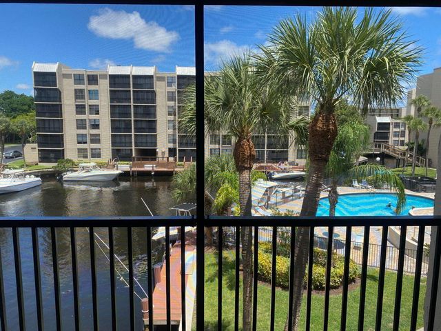 11 Royal Palm Way Ph 303, Boca Raton, FL 33432