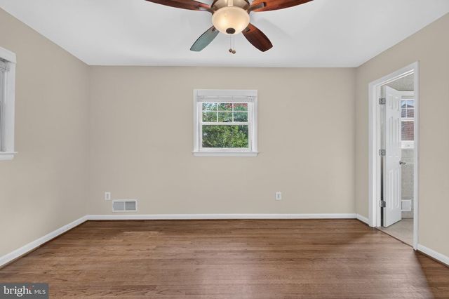 1811 N RANDOLPH ST, Arlington, VA 22207