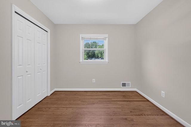 1811 N RANDOLPH ST, Arlington, VA 22207