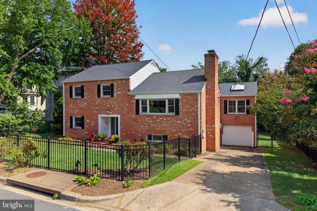 1811 N RANDOLPH ST, Arlington, VA 22207