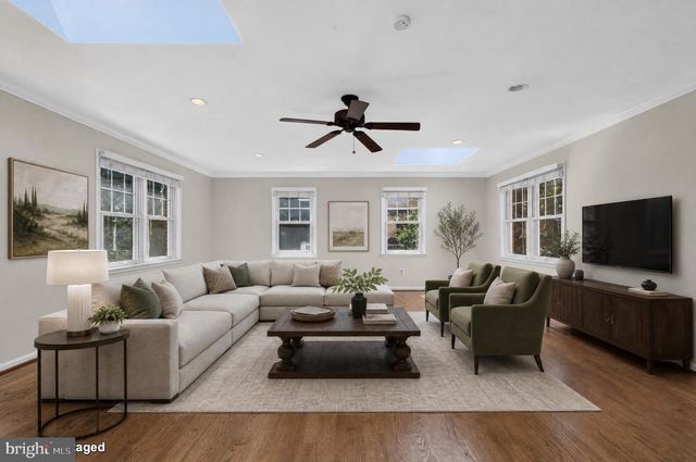 1811 N RANDOLPH ST, Arlington, VA 22207