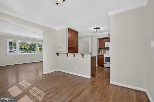 1811 N RANDOLPH ST, Arlington, VA 22207