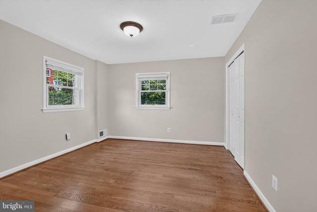 1811 N RANDOLPH ST, Arlington, VA 22207
