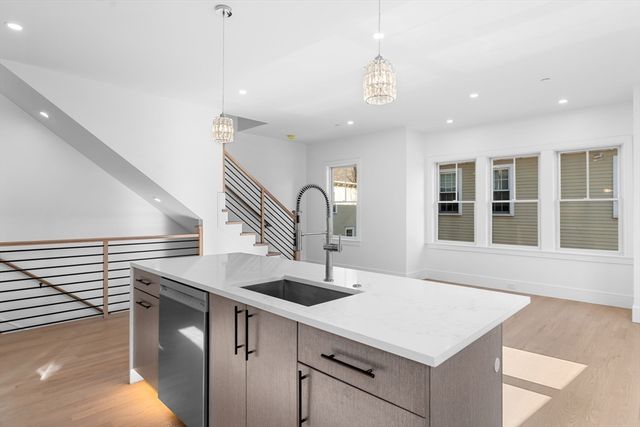143 Tremont St 1, Boston, MA 02135