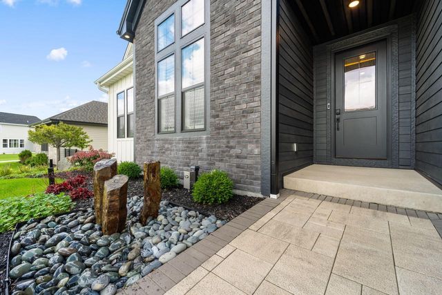 N57W20799 Dunbar COURT, Menomonee Falls, WI 53051